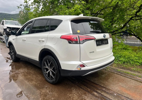 Toyota RAV4 cena 38900 przebieg: 111500, rok produkcji 2017 z Lwówek małe 22